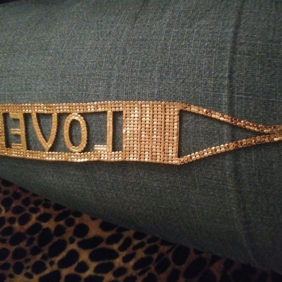 LOVE Chocker - Picture 8 of 8